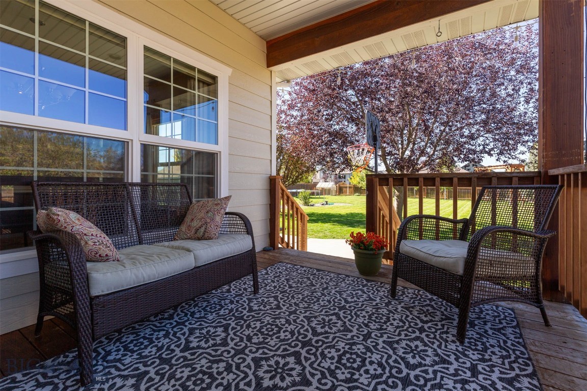Four Dot Meadows - Residential