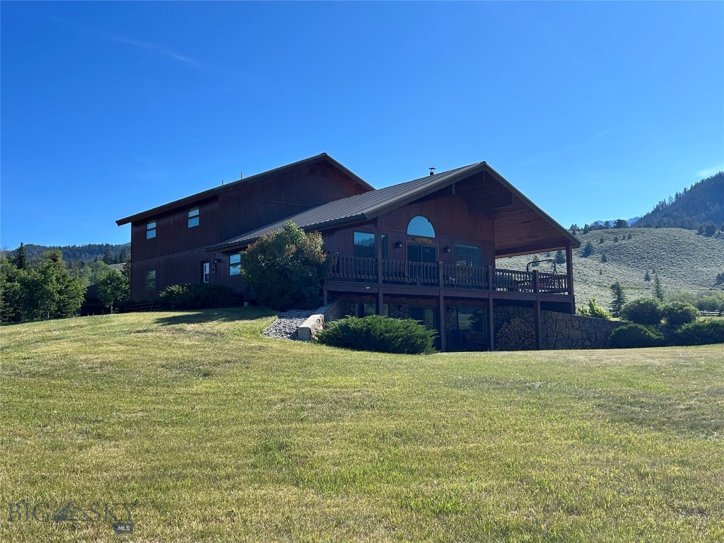 1105 Clark Creek