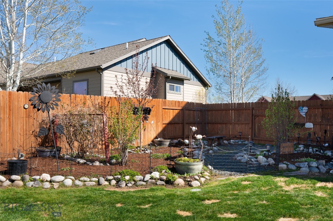 Belgrade, Montana 59714, United States, 5 Bedrooms Bedrooms, ,3 BathroomsBathrooms,Residential,Contingent,53589