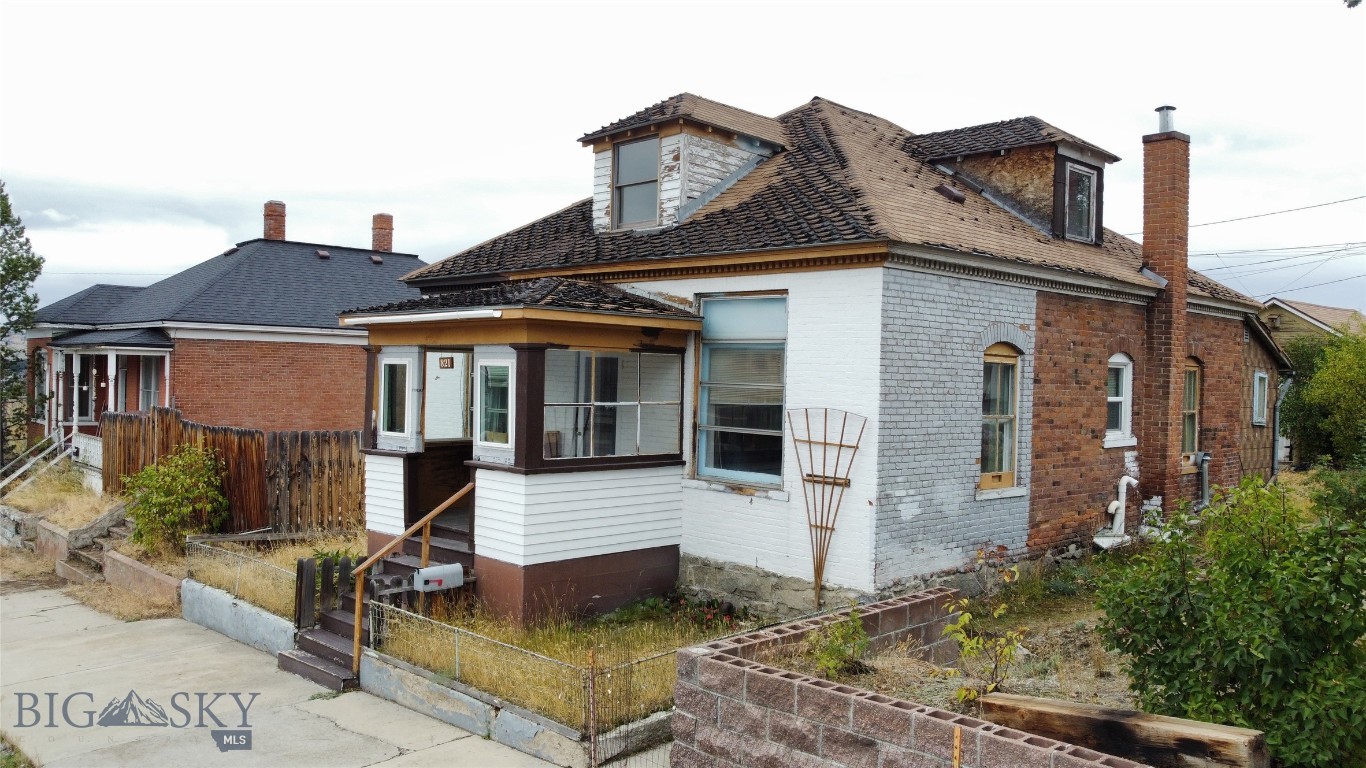 Butte, Montana 59701, United States, 3 Bedrooms Bedrooms, ,2 BathroomsBathrooms,Residential,Pending,42800