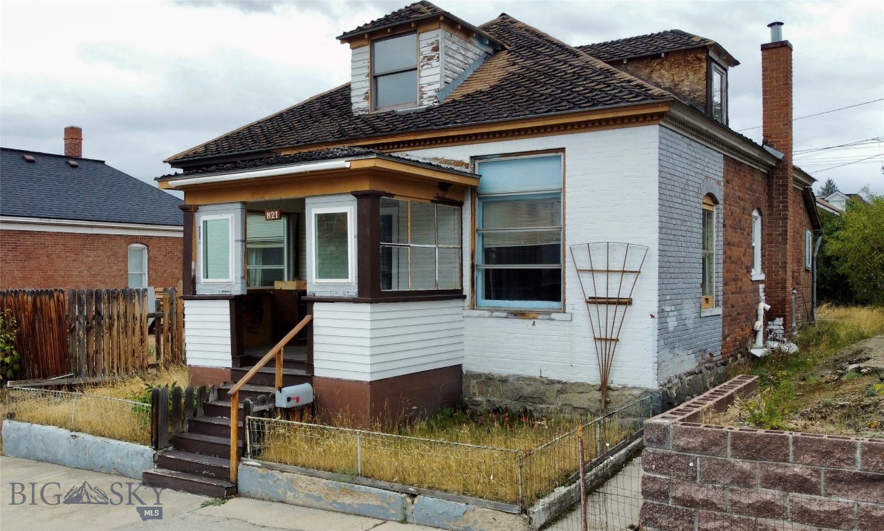 Butte, Montana 59701, United States, 3 Bedrooms Bedrooms, ,2 BathroomsBathrooms,Residential,Pending,42800