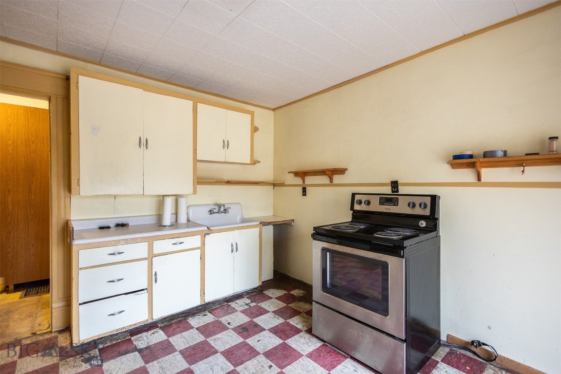 Butte, Montana 59701, United States, 3 Bedrooms Bedrooms, ,2 BathroomsBathrooms,Residential,Pending,42800