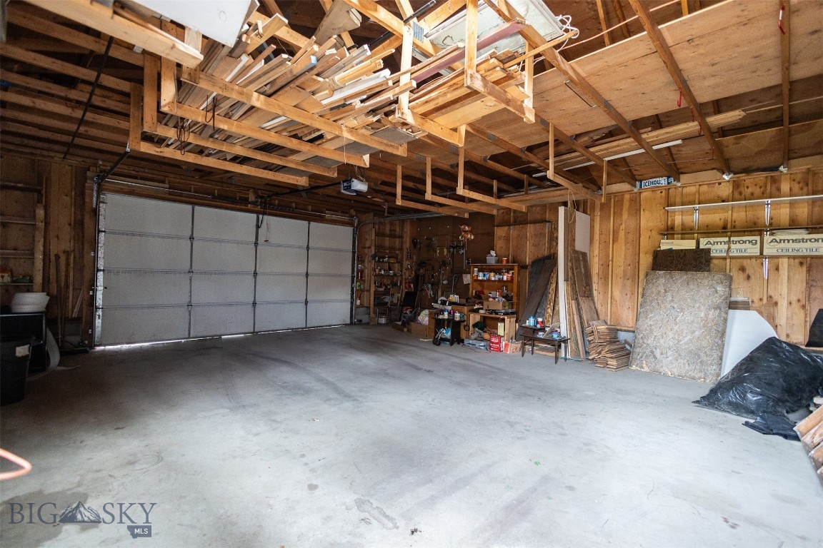 Butte, Montana 59701, United States, 3 Bedrooms Bedrooms, ,2 BathroomsBathrooms,Residential,Pending,42800