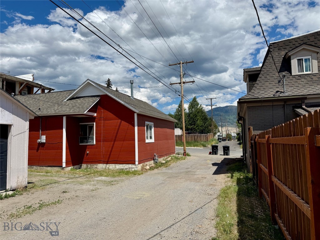1017 Emma Street