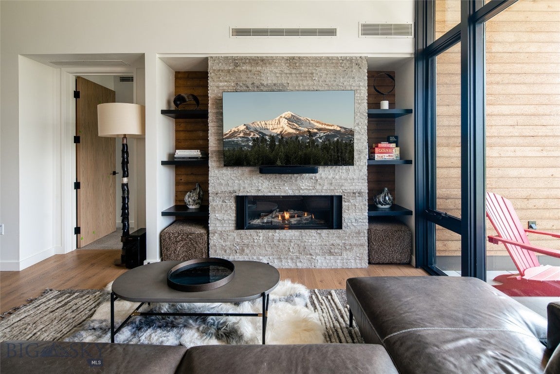 4 Boathouse Way, LakeLodge 225