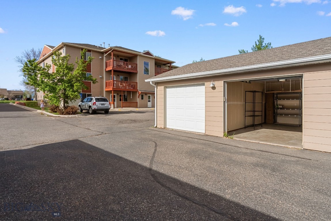 Parkway Plaza - Residential