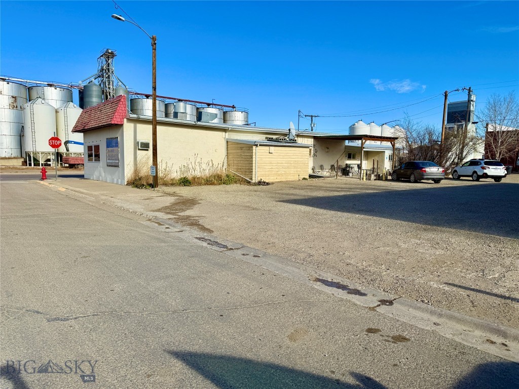 11 E Washington Avenue