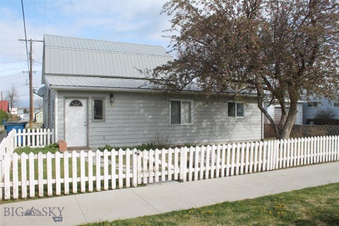 Photo of 212 East 3rd Ave AVE, Big Timber, MT 59011 (MLS # 411036)