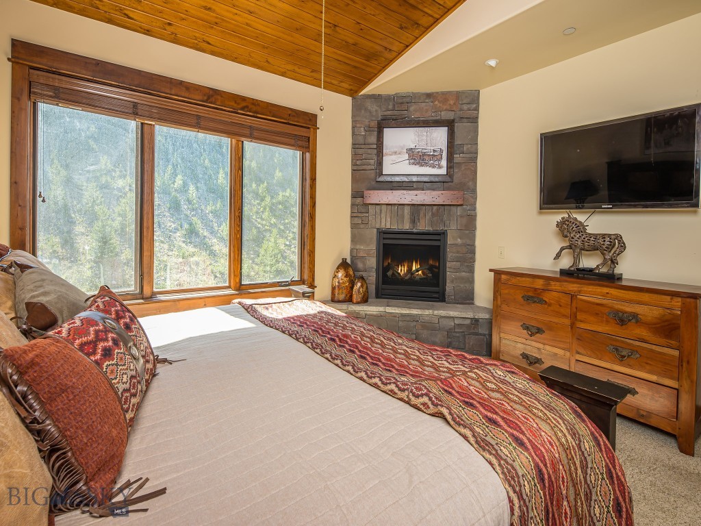 Mountain Lake Condos - Residential