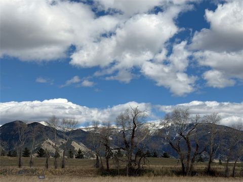 Photo of 5774 Wavy Leaf Way, Bozeman, MT 59718 (MLS # 406590)