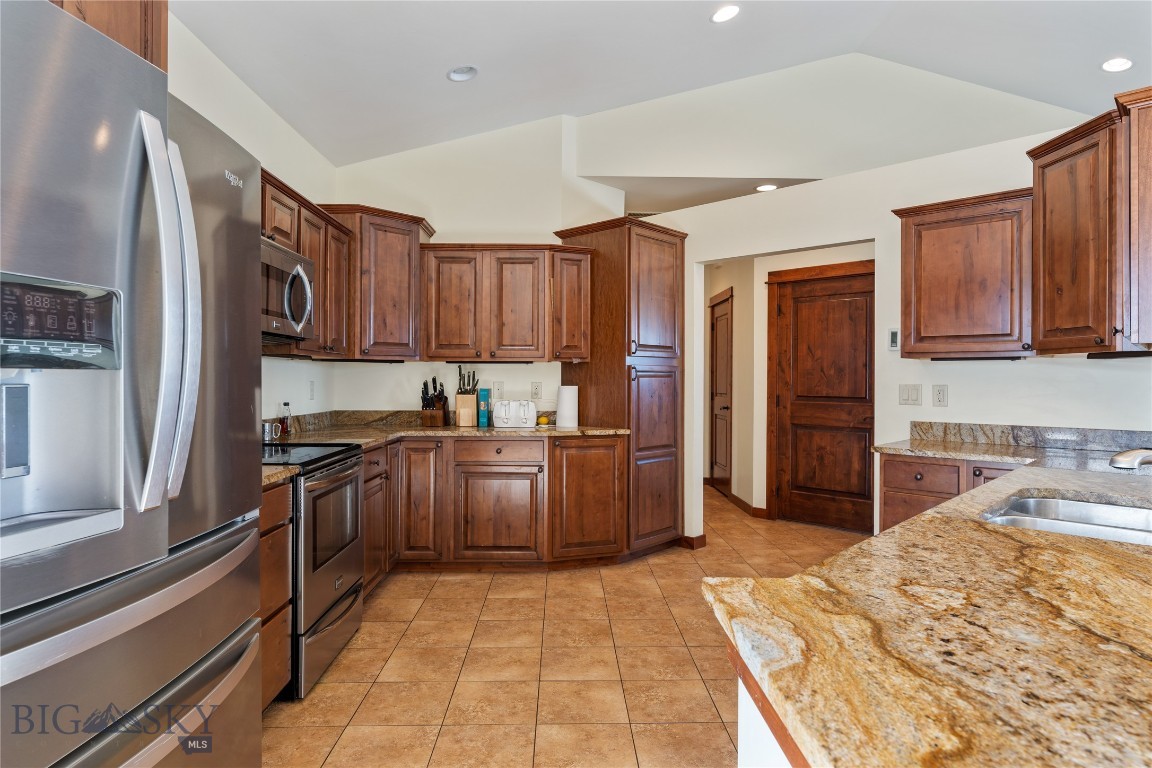 Bozeman, Montana 59718, United States, 3 Bedrooms Bedrooms, ,2 BathroomsBathrooms,Residential,Contingent,10325