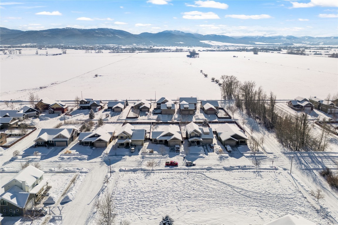 Bozeman, Montana 59718, United States, 3 Bedrooms Bedrooms, ,2 BathroomsBathrooms,Residential,Contingent,10325