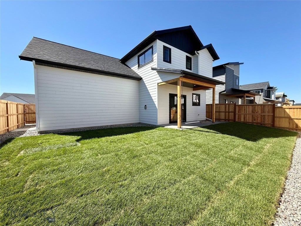 817 Accolade Loop