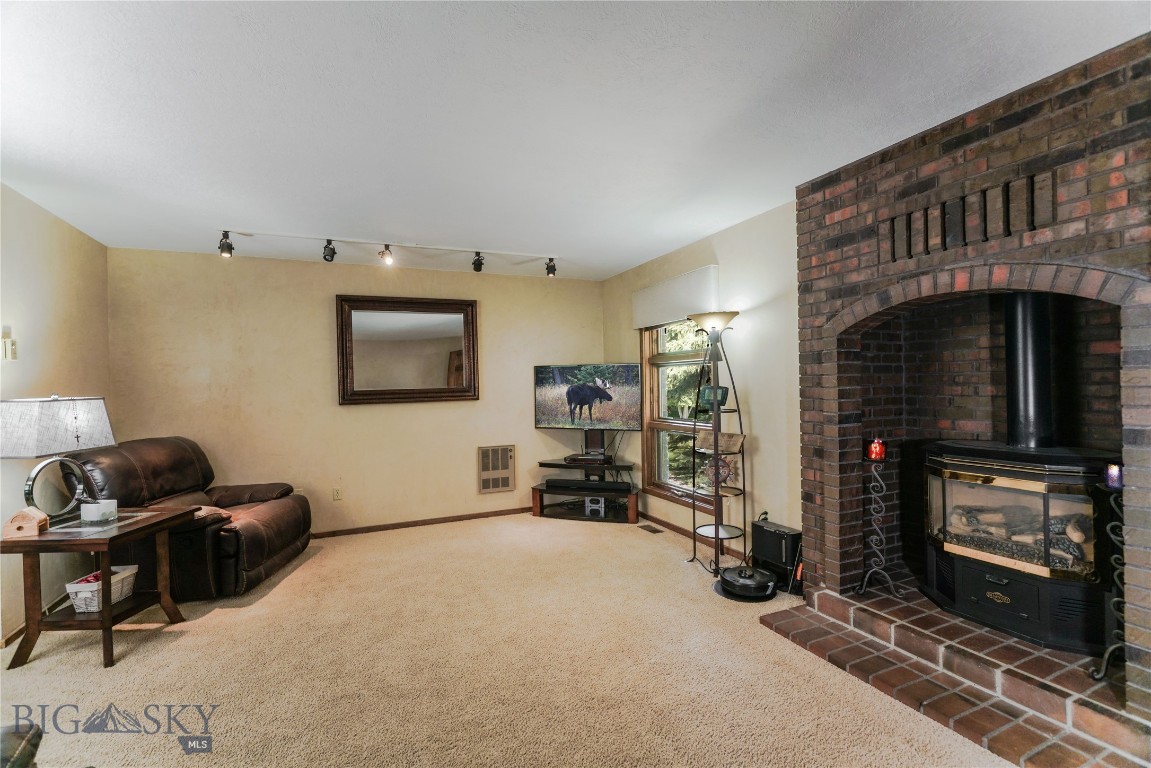 Sour Dough Creek Properties - Residential