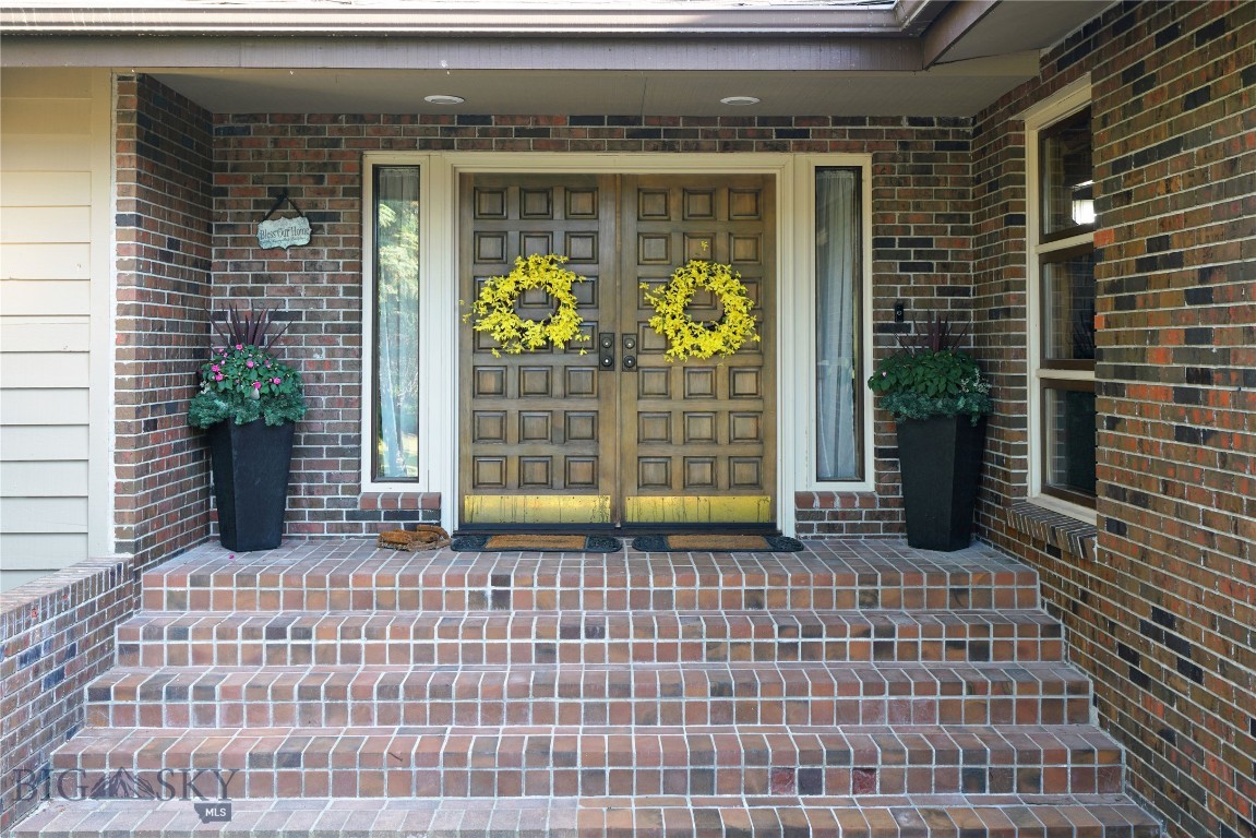 Sour Dough Creek Properties - Residential