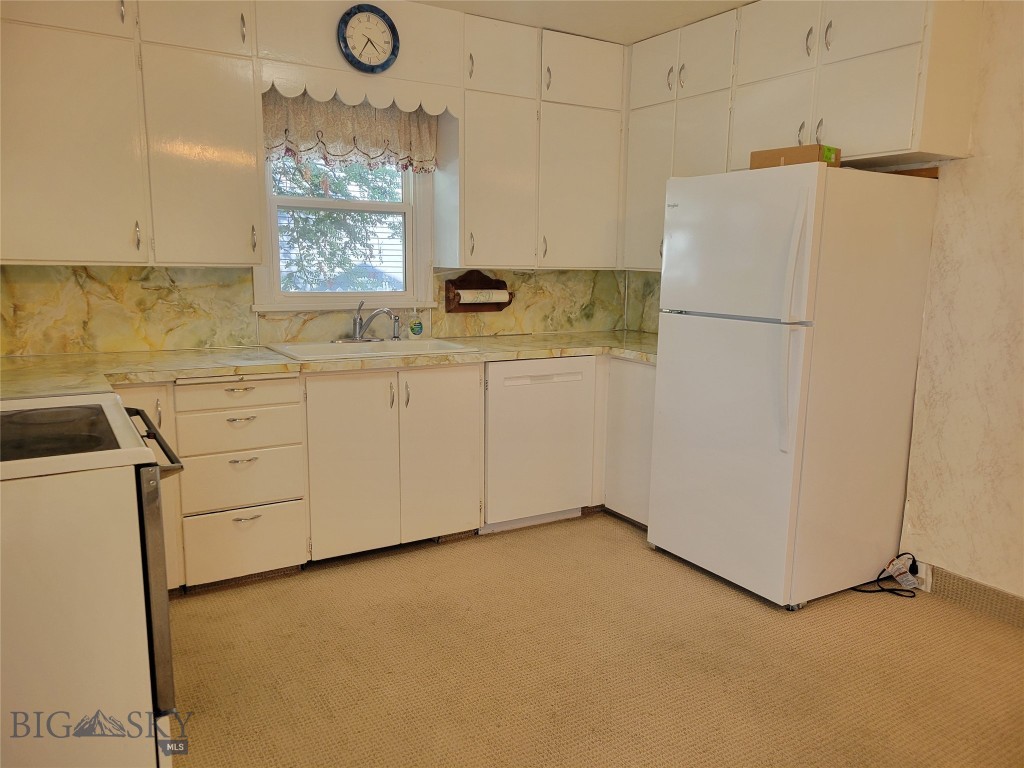 Butte, Montana 59701, United States, 3 Bedrooms Bedrooms, ,1 BathroomBathrooms,Residential,Pending,53959