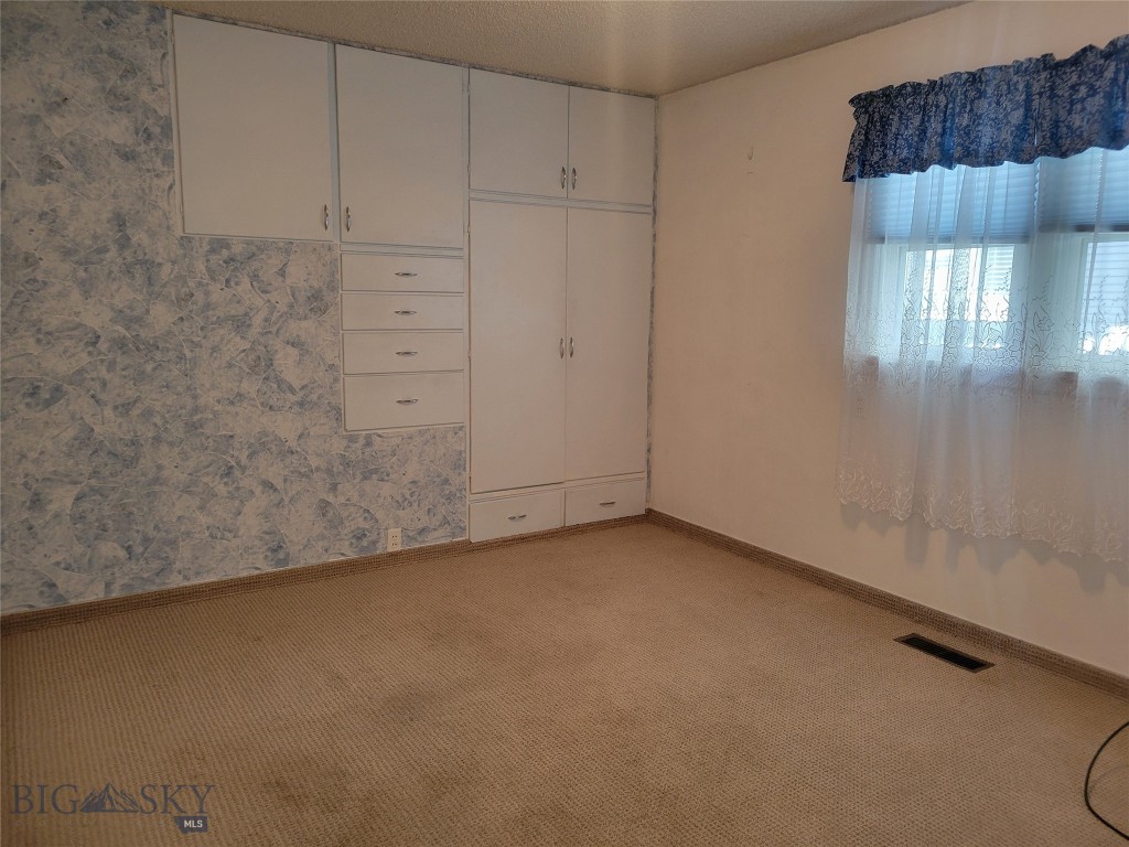 Butte, Montana 59701, United States, 3 Bedrooms Bedrooms, ,1 BathroomBathrooms,Residential,Pending,53959