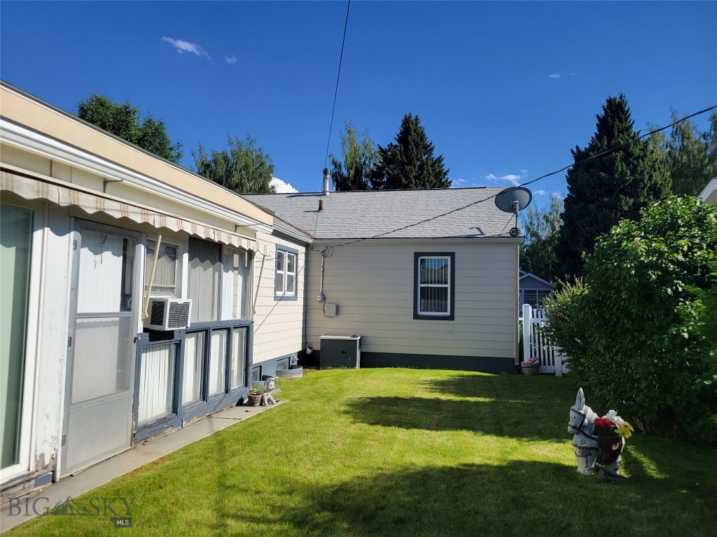 Butte, Montana 59701, United States, 3 Bedrooms Bedrooms, ,1 BathroomBathrooms,Residential,Pending,53959