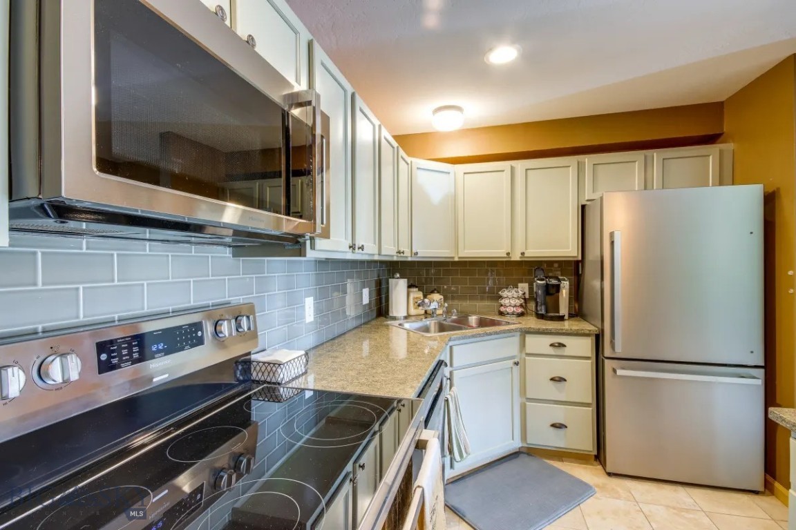 Cedar Creek Condo - Residential