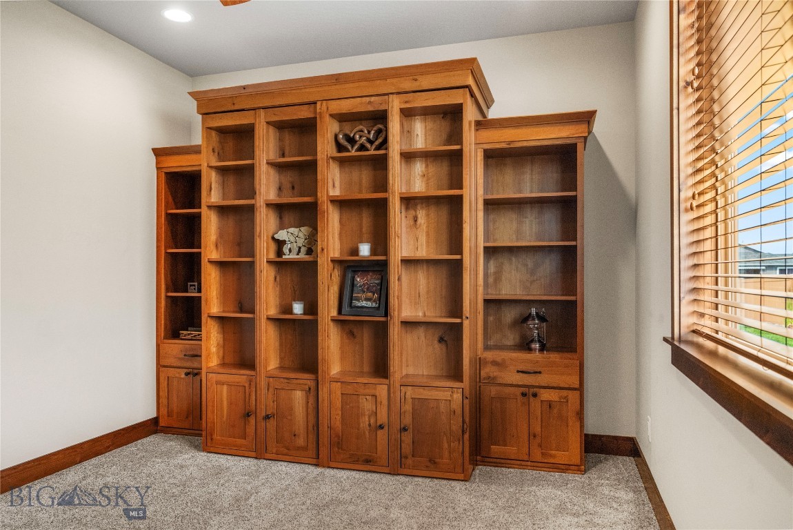 Bozeman, Montana 59718, United States, 3 Bedrooms Bedrooms, ,2 BathroomsBathrooms,Residential,Contingent,53981