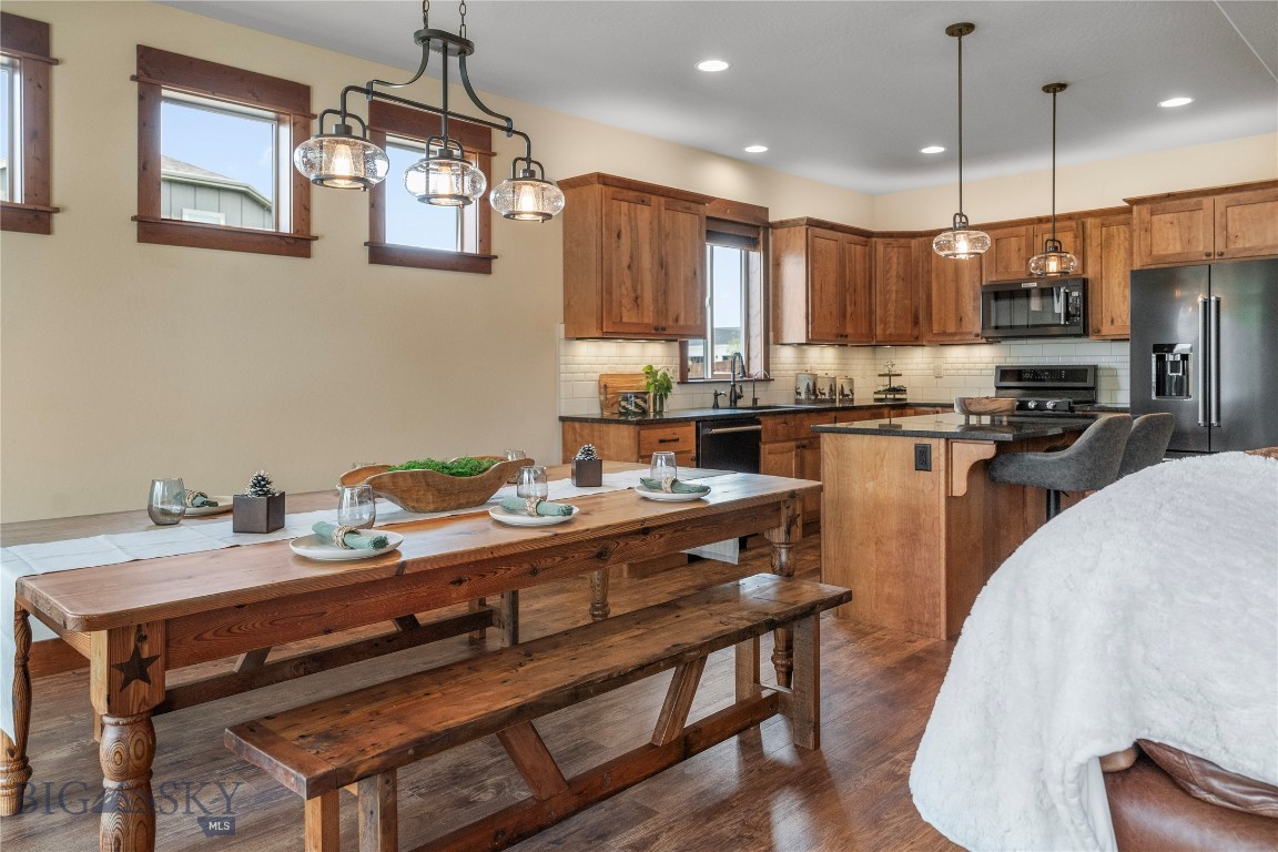 Bozeman, Montana 59718, United States, 3 Bedrooms Bedrooms, ,2 BathroomsBathrooms,Residential,Contingent,53981