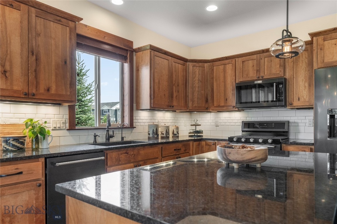 Bozeman, Montana 59718, United States, 3 Bedrooms Bedrooms, ,2 BathroomsBathrooms,Residential,Contingent,53981