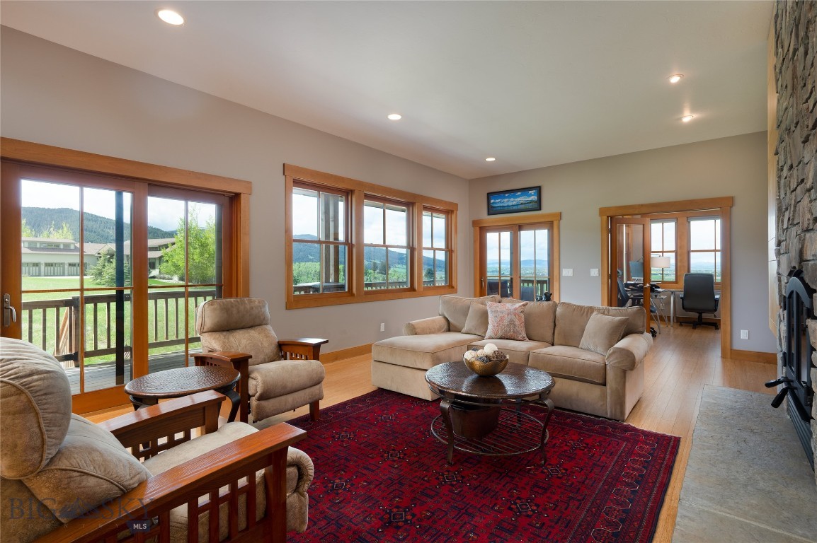 101 Columbine Court