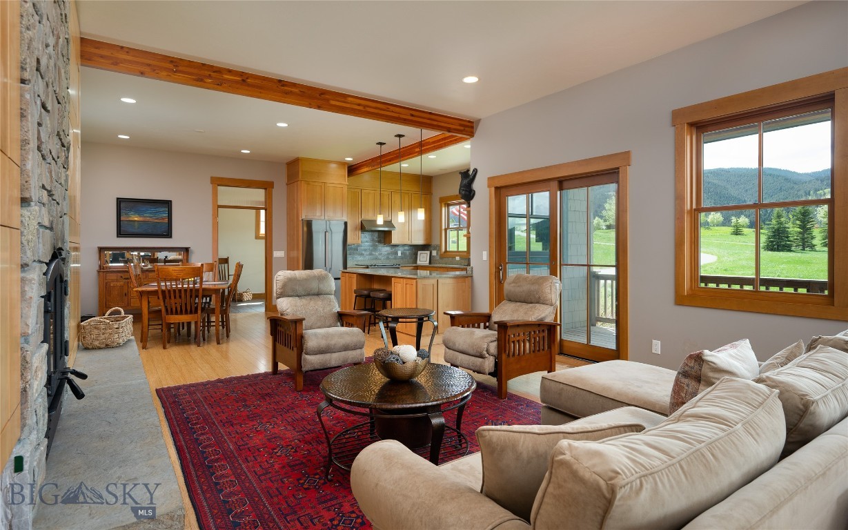 101 Columbine Court