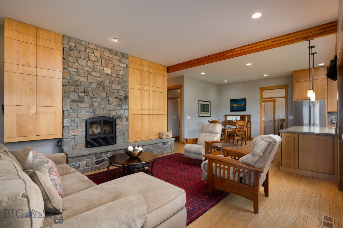 101 Columbine Court