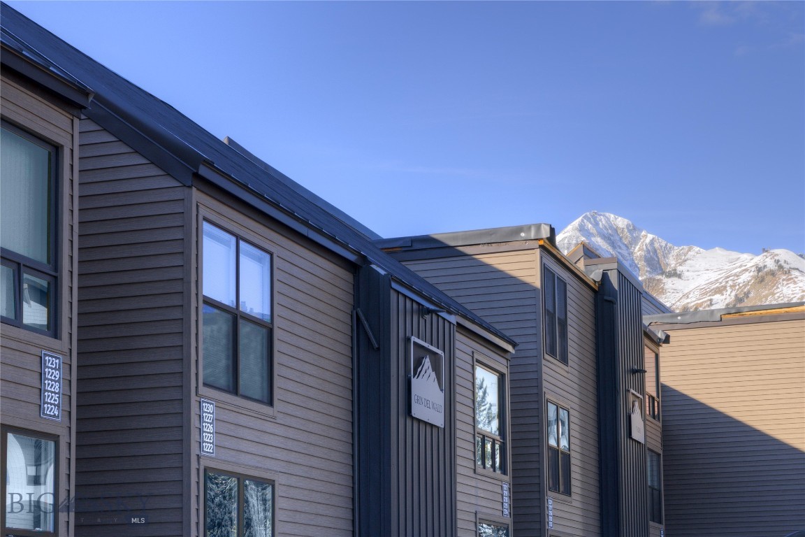 Hill Condos - Residential