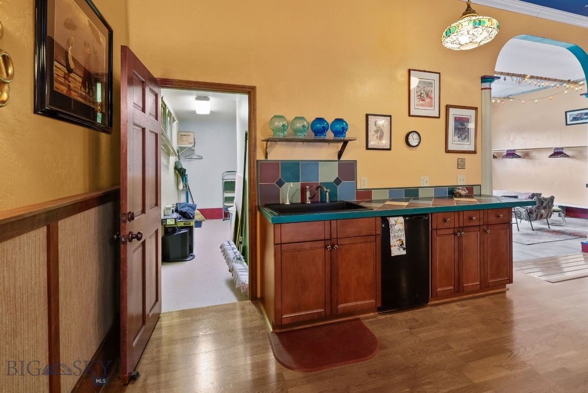 Rocky Creek Su - Commercial Sale