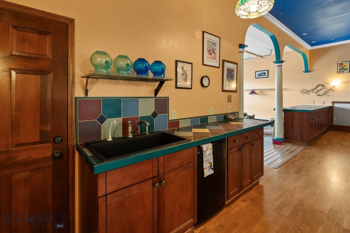 Rocky Creek Su - Commercial Sale