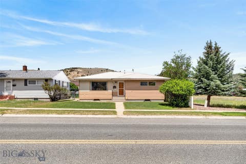 Photo of 1016 W 3rd Street, Anaconda, MT 59711 (MLS # 412561)