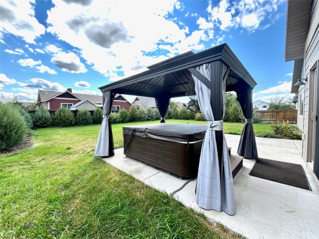Falcon Hollow - Residential