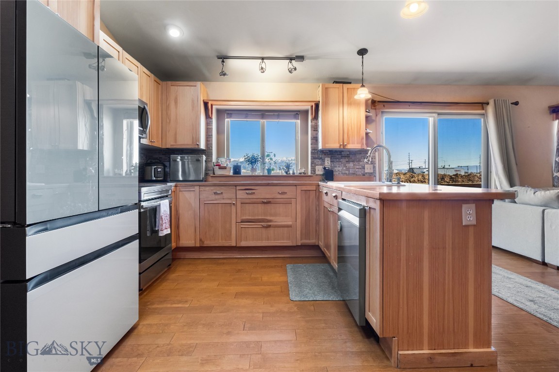 River Rock and Royal Village - Residential