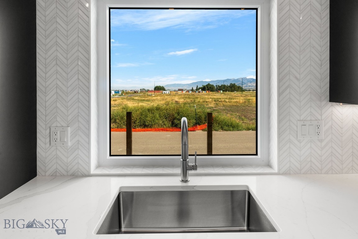 Bozeman, Montana 59718, United States, 3 Bedrooms Bedrooms, ,2 BathroomsBathrooms,Residential,Contingent,44455