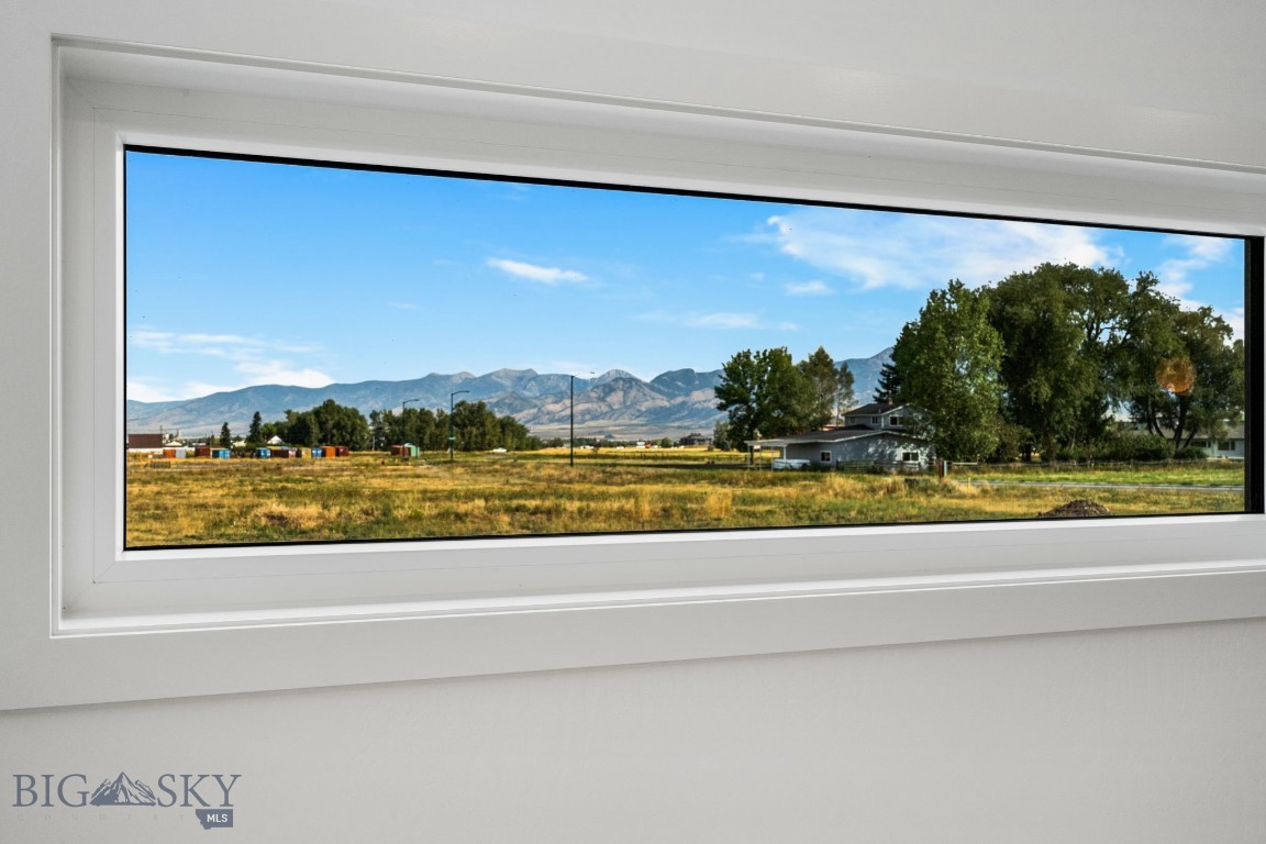 Bozeman, Montana 59718, United States, 3 Bedrooms Bedrooms, ,2 BathroomsBathrooms,Residential,Contingent,44455