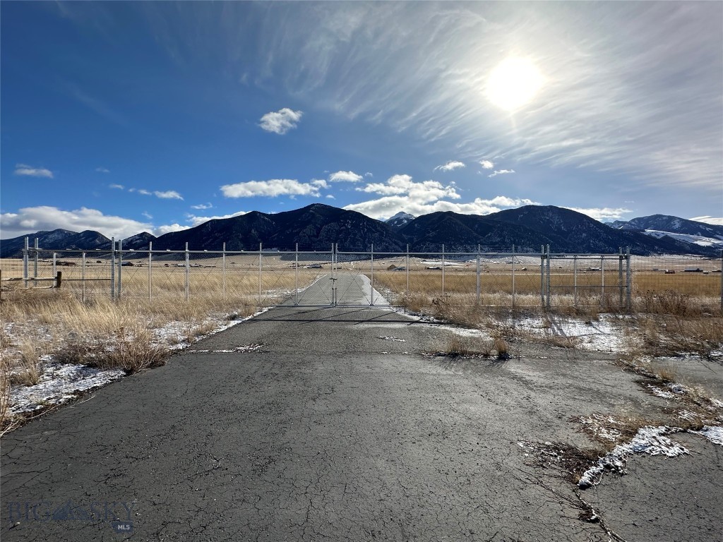 Shining Mountain Airpark - Land