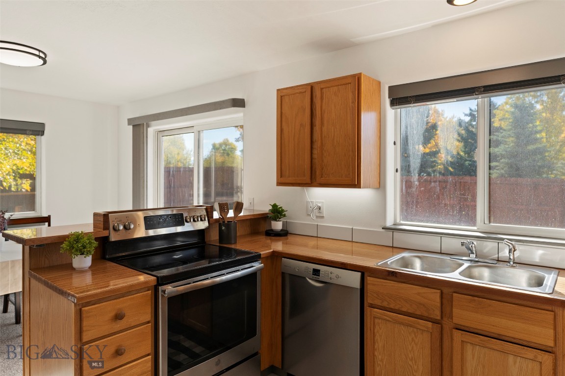 Parkway Plaza - Residential