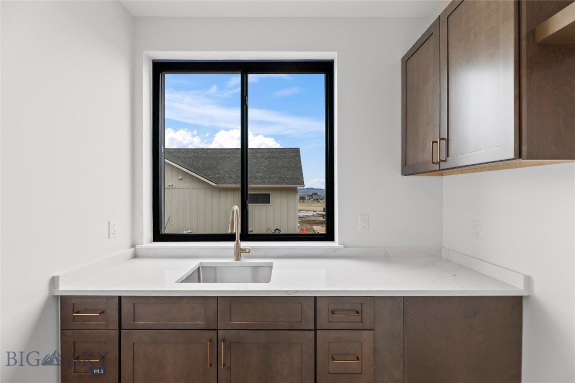 Amsterdam Village - Residential