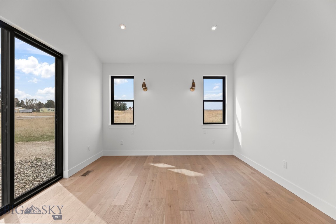 Amsterdam Village - Residential