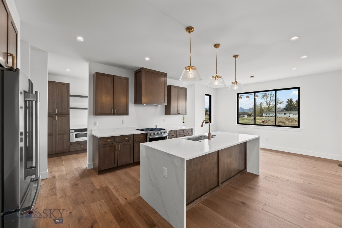 Amsterdam Village - Residential