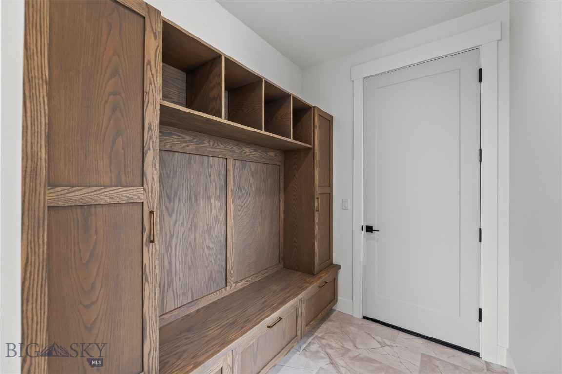 Amsterdam Village - Residential