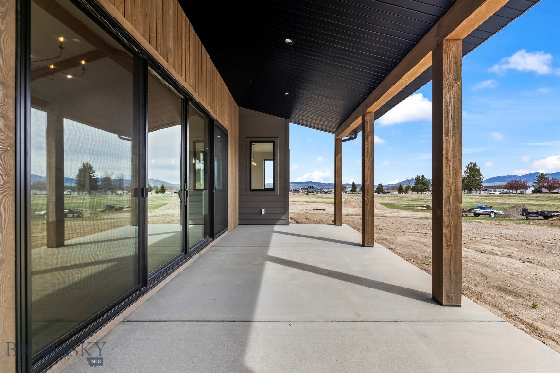 Amsterdam Village - Residential