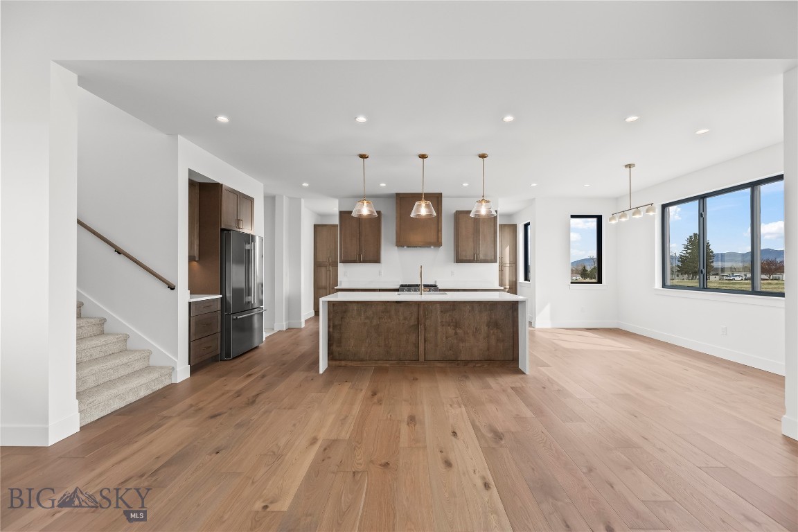 Amsterdam Village - Residential