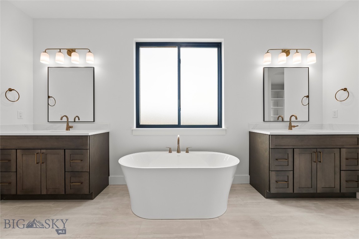 Amsterdam Village - Residential