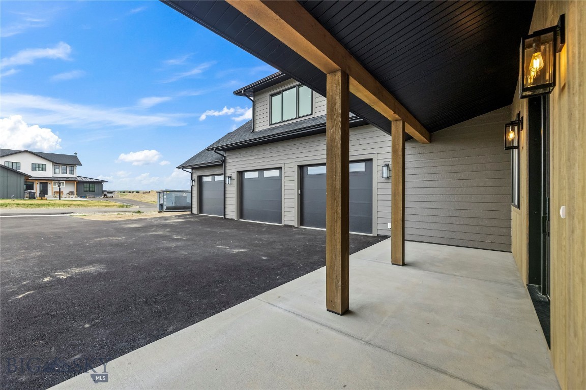 Amsterdam Village - Residential