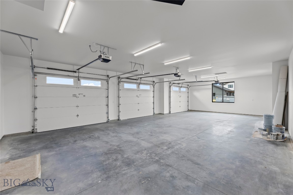 Amsterdam Village - Residential