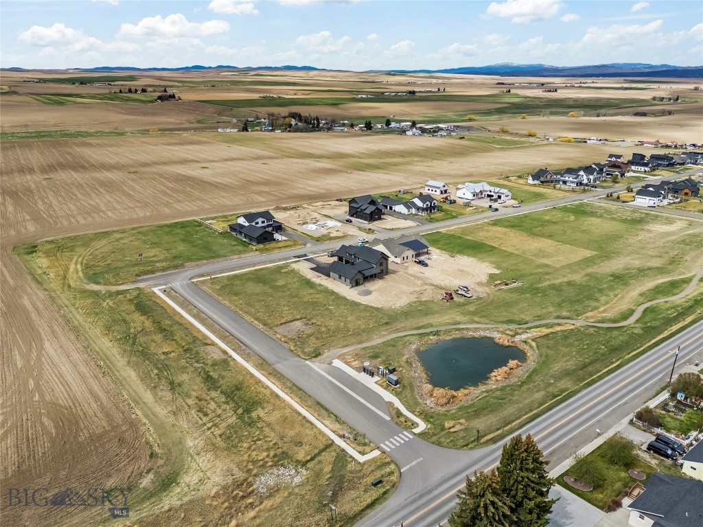 Amsterdam Village - Residential