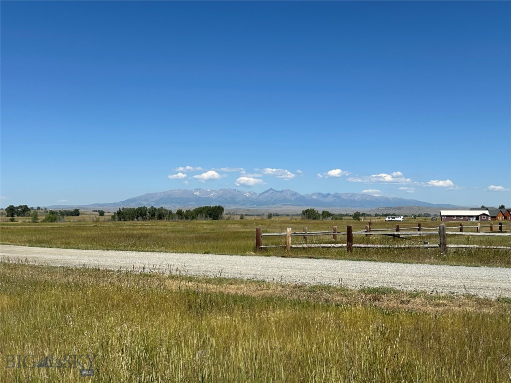 Yellowstone Meadows - Land